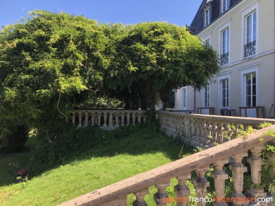 Gerenoveerd château met zakelijke mogelijkheden
