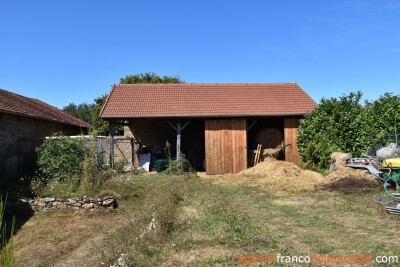 Boerderij met 7 hectare en diverse bronnen
