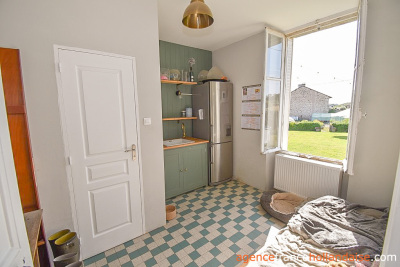 Statig dorpshuis met schuur en gîte