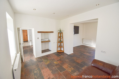 Huis met gîte en diverse schuren
