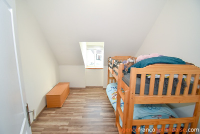 Huis met gîte en diverse schuren