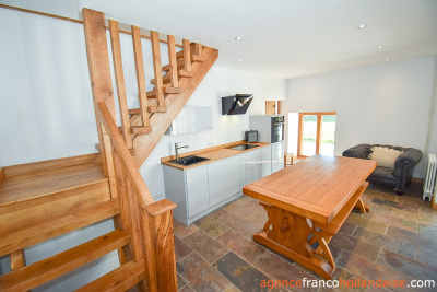Huis met gîte en diverse schuren