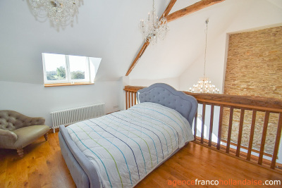 Huis met gîte en diverse schuren