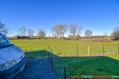 Huis met gîte en diverse schuren
