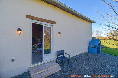 Huis met gîte en diverse schuren