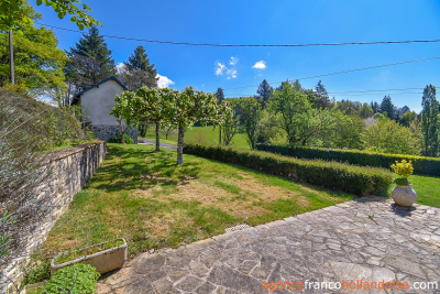 Twee woningen, 11 hectare en rust