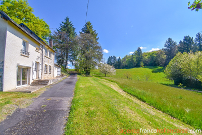 Twee woningen, 11 hectare en rust