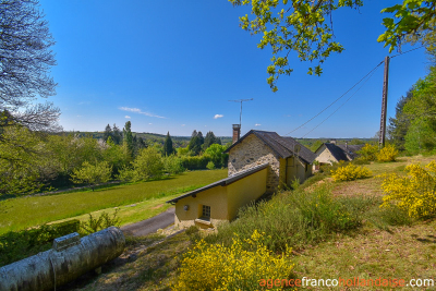 Twee woningen, 11 hectare en rust