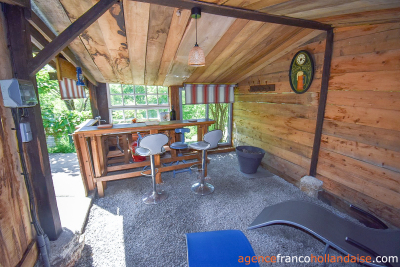 Twee woningen met een parktuin