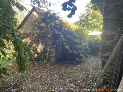 Gelegen in een parktuin en met zwembad